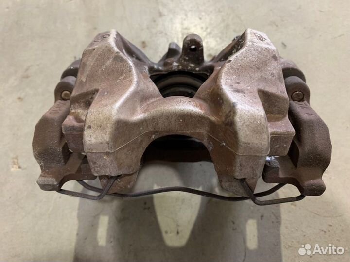 Суппорт задний правый Mercedes-Benz C-Class W204