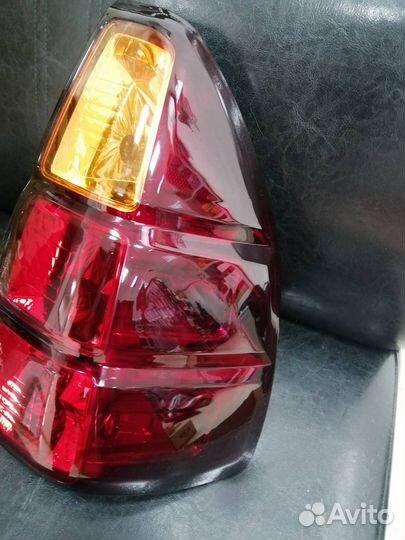 Фонарь задний правый Lexus GX470 2002-2009