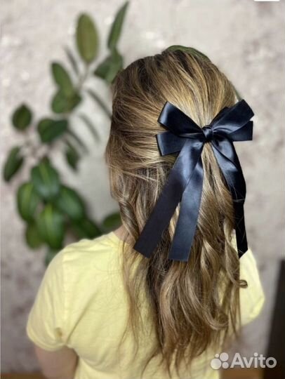 Бант на заколке атласный черный