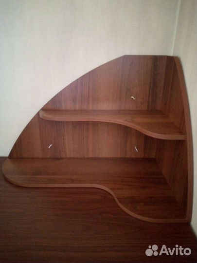 Полка навесная угловая