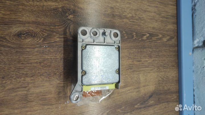 Блок управления SRS Nissan Primera P 12 универсал