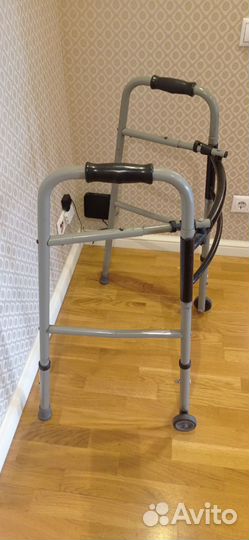 Ходунки для взрослых на колесах