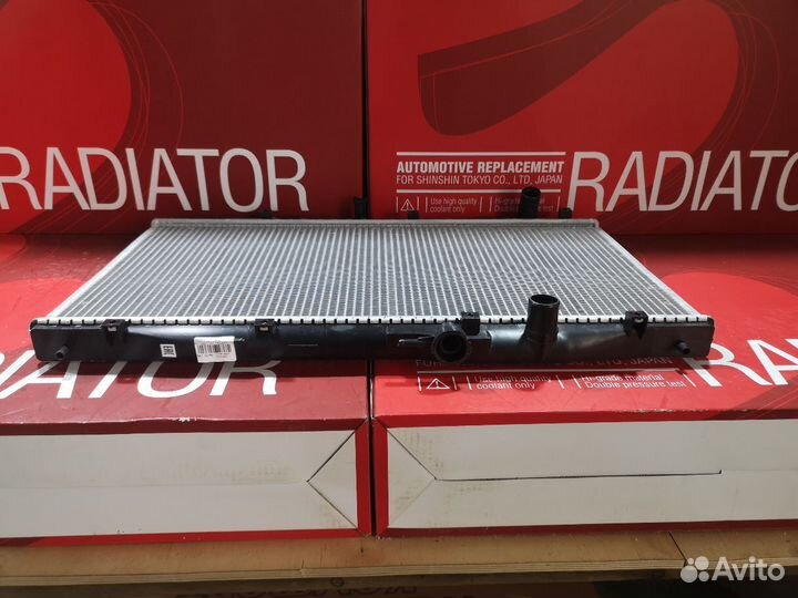 Радиатор двс Honda Accord