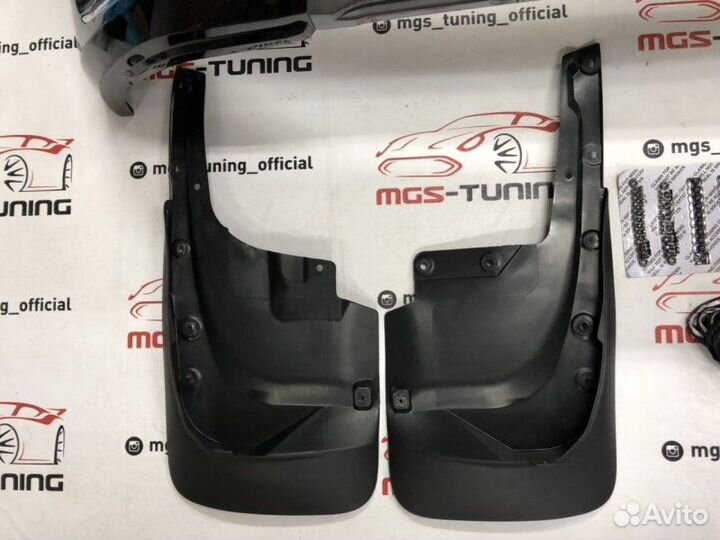 Обвес Executive black на Toyota Land Cruiser 200