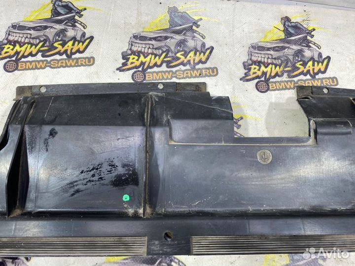 Уплотнитель капота Audi 80 B4 1994