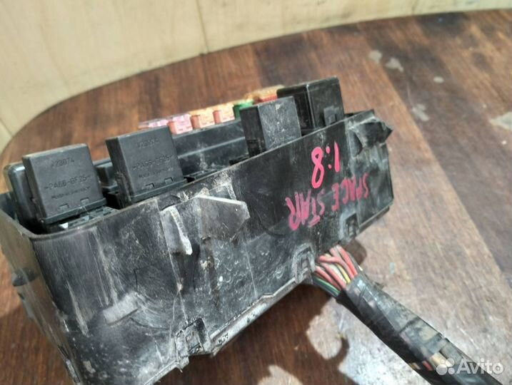 Блок предохранителей Mitsubishi Space Star 1.8 GDI