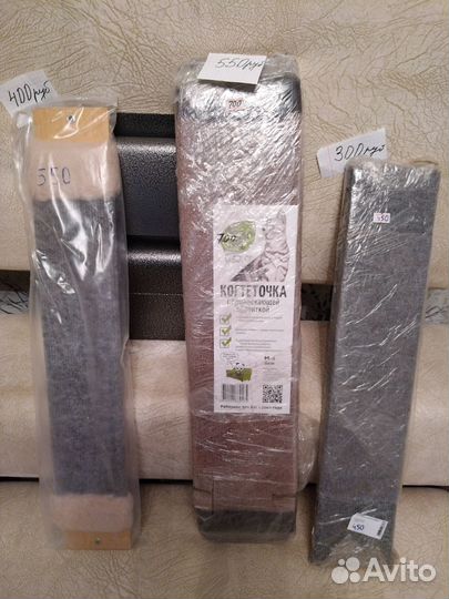 Лежанки, переноски, туалеты для животных