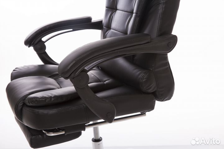Офисное кресло черное