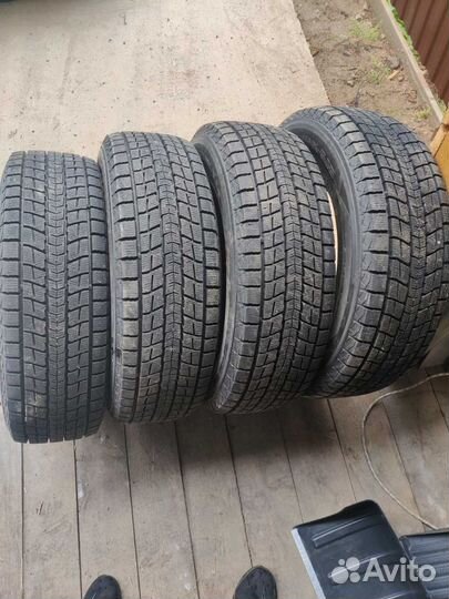 Dunlop Winter Maxx SJ8 215/70 R16