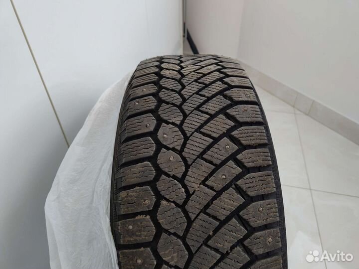 Gislaved Nord Frost 200 SUV 215/60 R17
