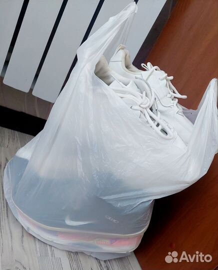 Обувь женская 38 размер пакетом кроссовки