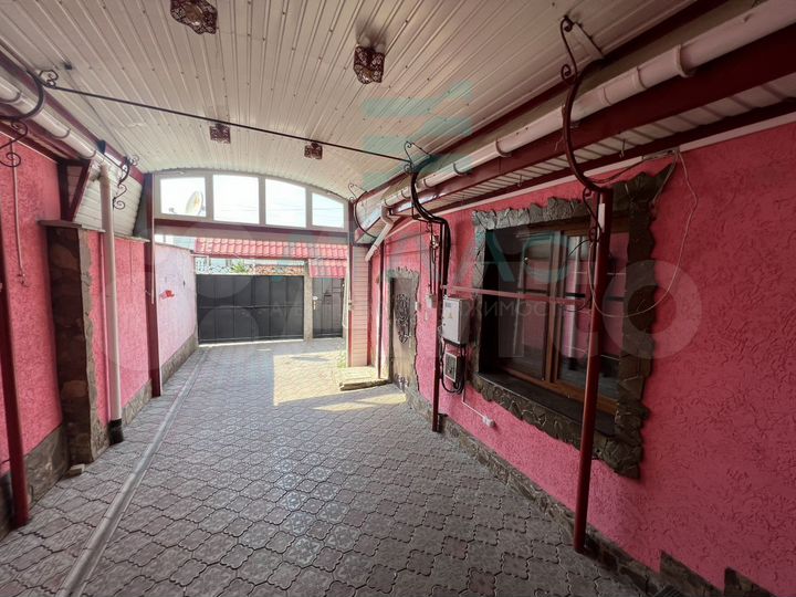 Дом 237 м² на участке 2 сот.