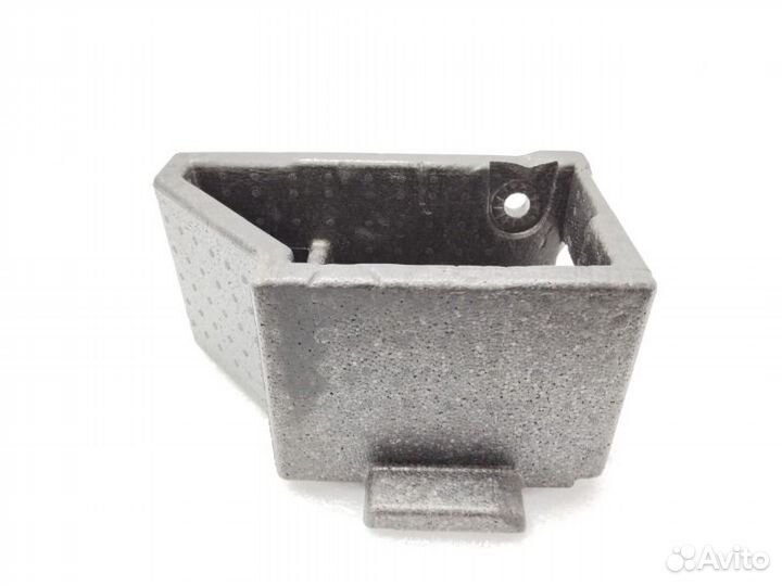 Ящик для инструментов задний правый Skoda Yeti