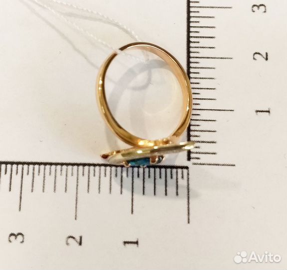 Золотое кольцо с камнем 17р