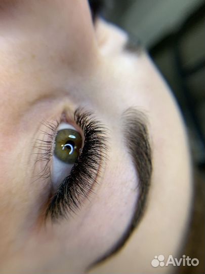 Наращиванее ресниц