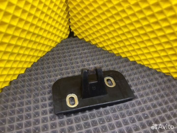 Ответная часть замка Mercedes-Benz E-Class W124