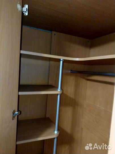 Угловой шкаф