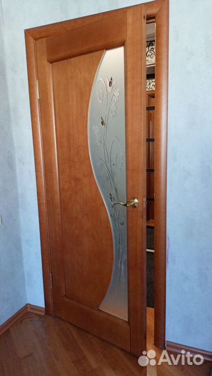 Двери межкомнатные из массива с коробкой