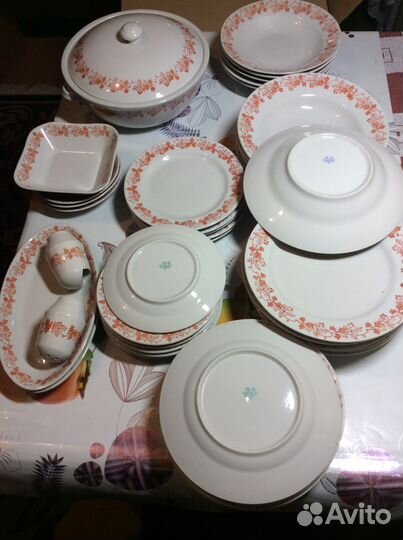 Столовый и чайный сервизы