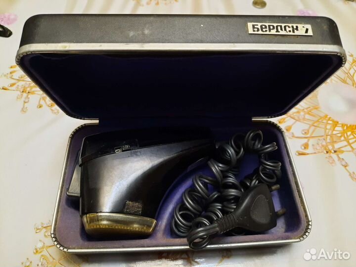 Электробритва СССР Бердск 7 в рабочем состоянии