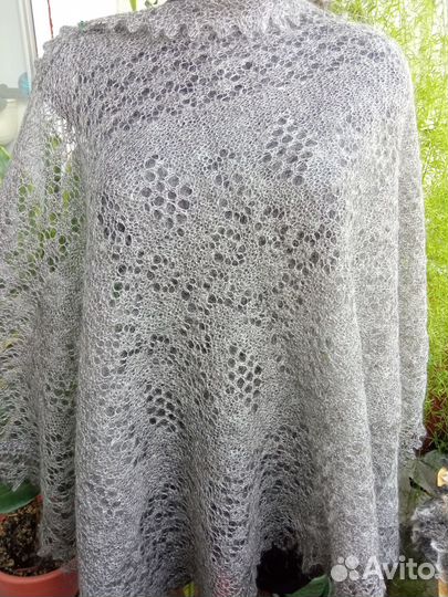 Палантины пуховые в ассортименте ручной вязки