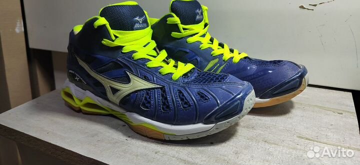 Кроссовки Mizuno wave tornado x mid