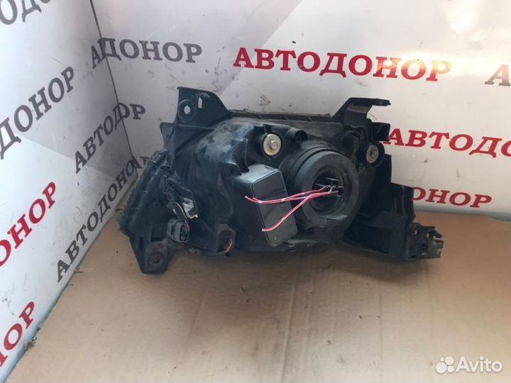 Фара галогеновая передняя правая Mazda Mpv 2001