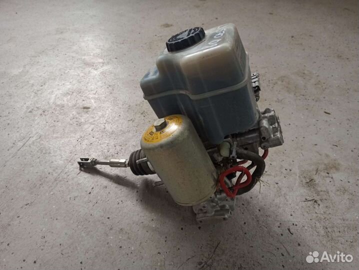 Блок ABS (насос) Lexus LX 570, Toyota Land Cruiser