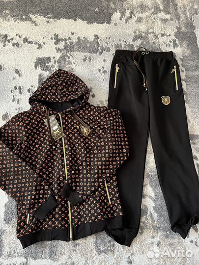 Спортивный костюм для девочки