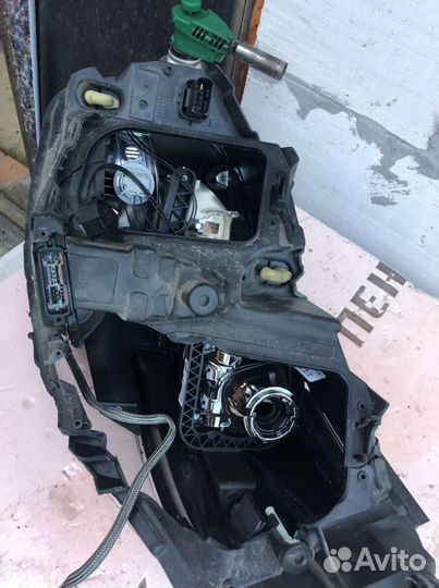 Фара Пежо Травеллер