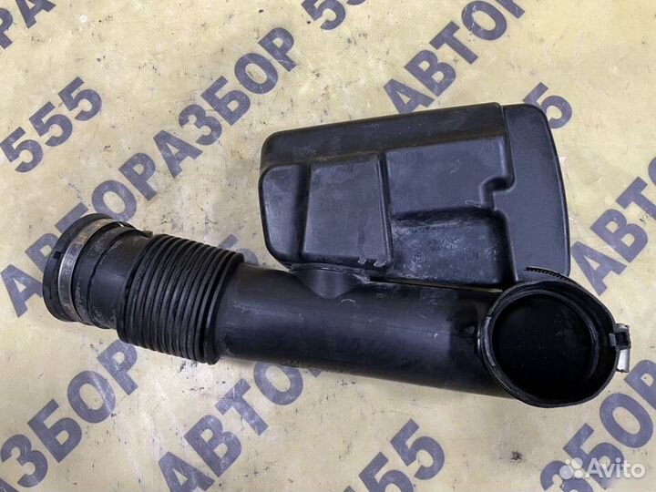 Воздуховод Opel Astra H