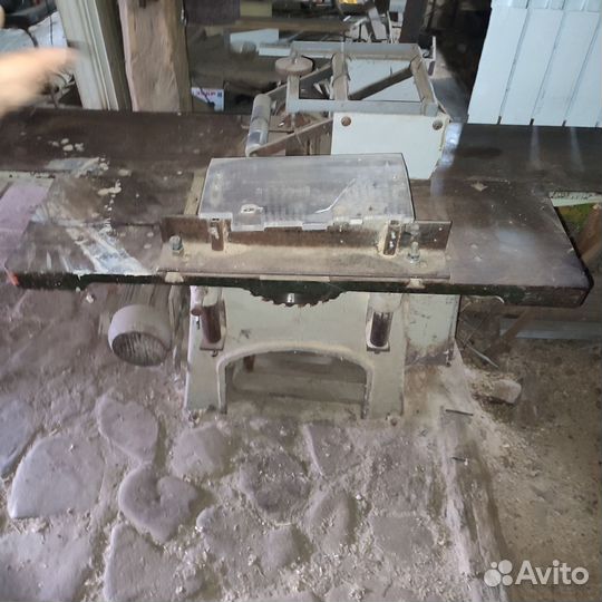 Деревообрабатывающий станок