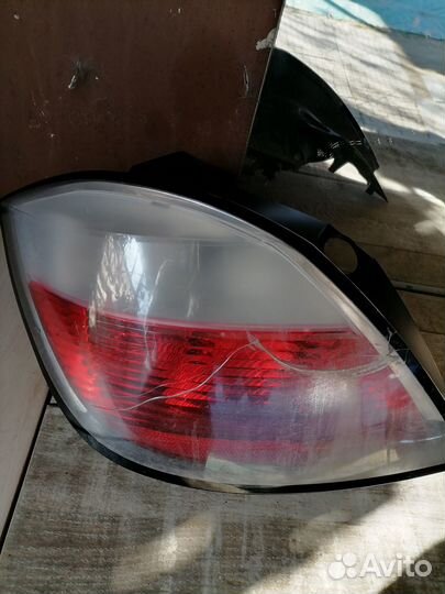 Фонарь задний правый opel astra h