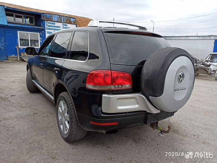 Молдинг правый Volkswagen Touareg 2004 Отличное со