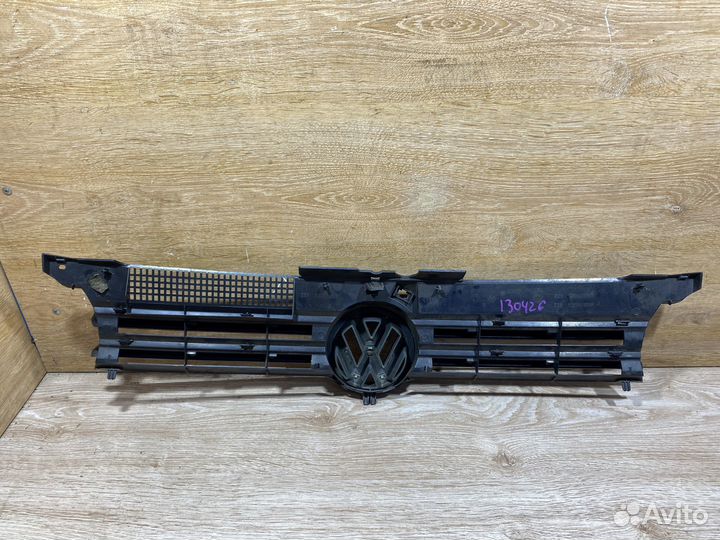 Решетка радиатора Volkswagen Golf 4 Арт. 130426