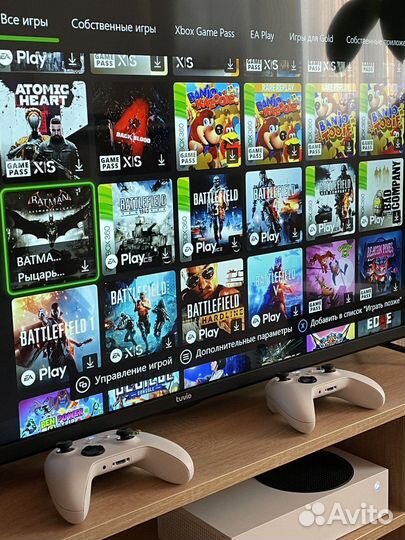 Xbox Series S 2 геймпада