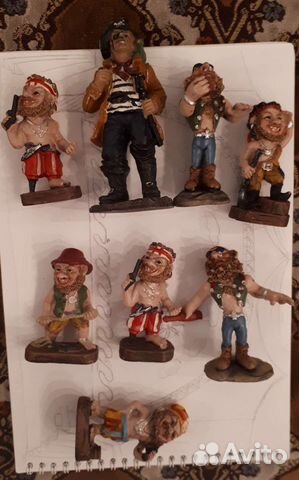 Коллекция фигурок пиратов