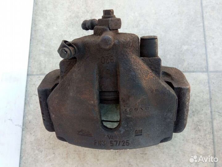 Суппорт тормозной передний правый Opel Vectra B