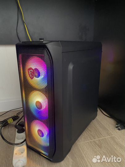 Игровой компьютер с монитором