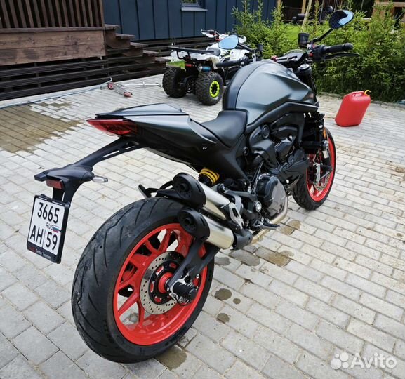 Ducati Monster 937