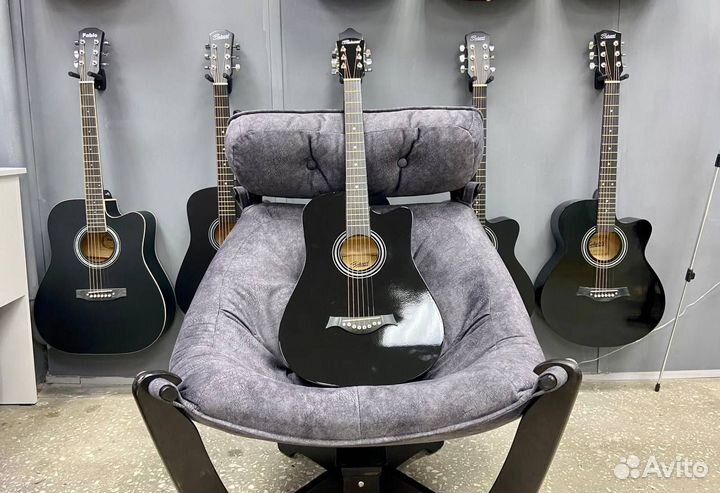 Акустическая гитара