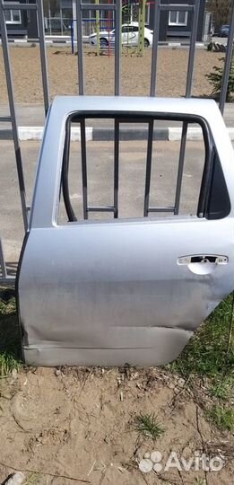 Дверь задняя левая renault duster