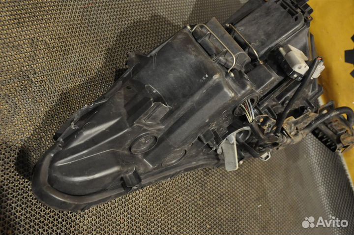 Фара правая Lexus IS250 GSE20