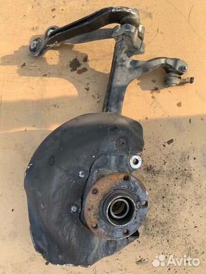 Кулак передний левый Audi А6 C6 3.2 AUK 2004-2008