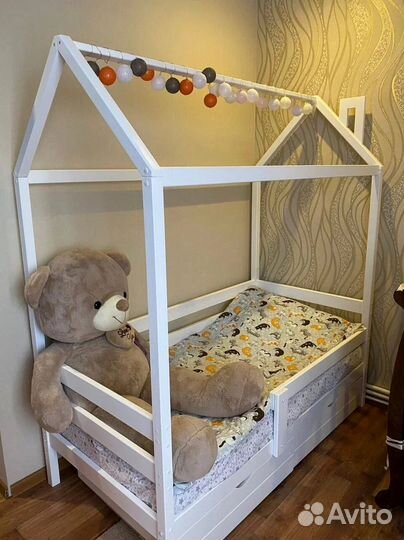 Кровать подростковая