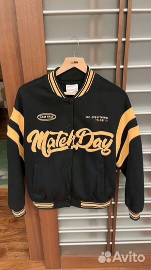 Бомбер bershka