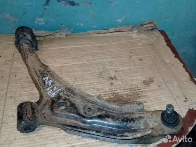 Рычаг левый передний подвески Nissan AD Y10 1997г