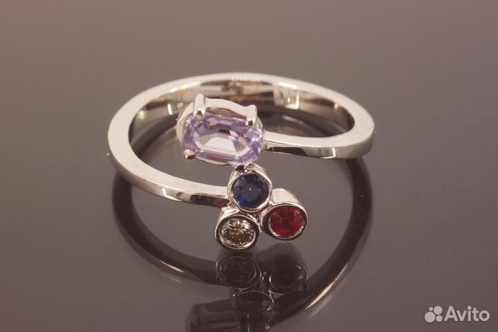 Кольцо золотое с Сапфирами и бриллиант