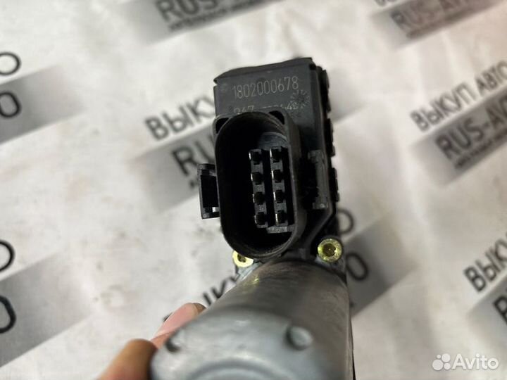 Моторчик стеклоподъемника передний правый Audi A6