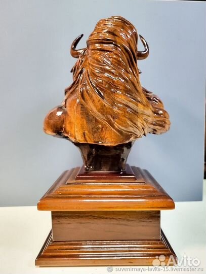 Резные фигуры из дерева